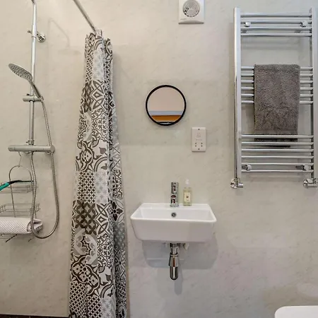 1 Bed In Pickering Oc-96309