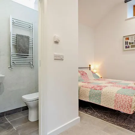 Vakantiehuis 1 Bed In Pickering Oc-96309 *